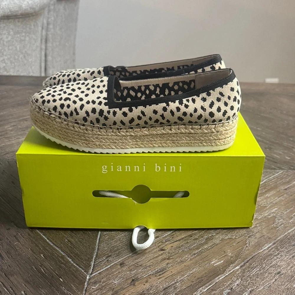 Gianni Bini Beige and Black Dotted Espadrille Flats - 8.5
